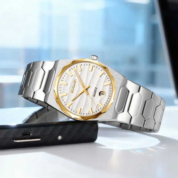 Skmei 9382 Luxury Quartz Watch for Men - Silver & Gold